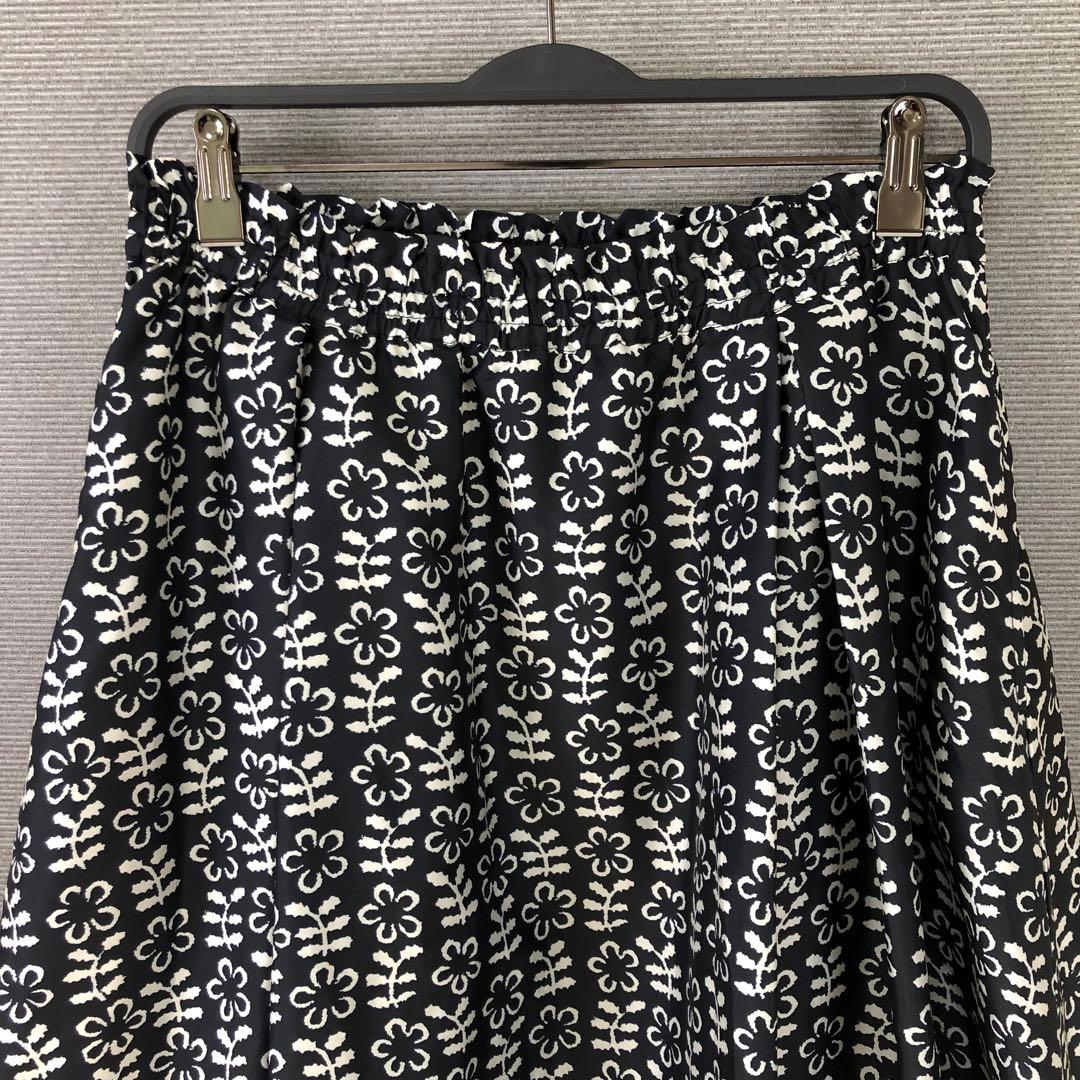 ヌキテパ FLOWER PRINT TUCK GATHER SKIRT ブラック