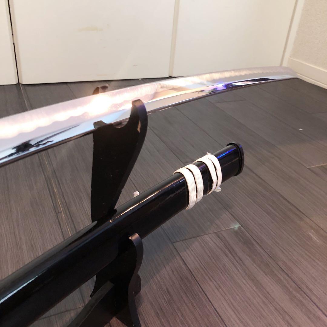 高級模造刀　高級居合刀　菊一文字拵え　黒鞘白飛沫　優勢刃紋刀身　白拵え