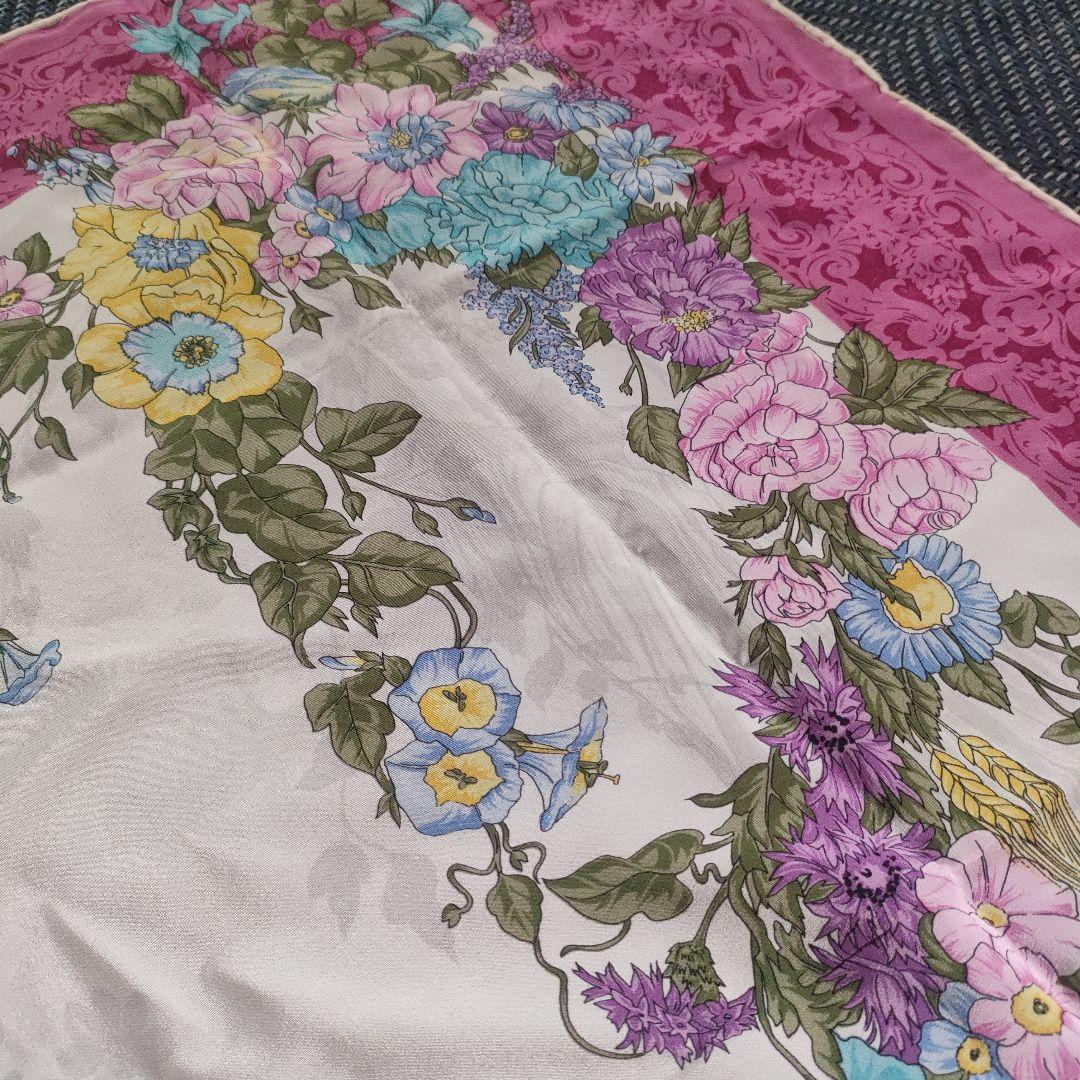e27 超美品　クリスチャンディオール　スカーフ　シルク100　花柄