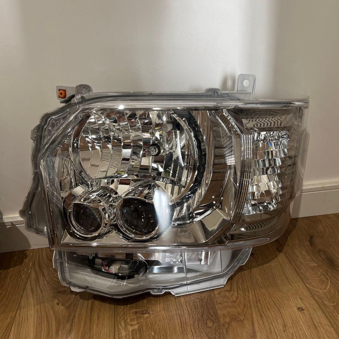 ハイエース 6型ダークプライム2純正ヘッドライトLED 左側 Amazon.co.jp