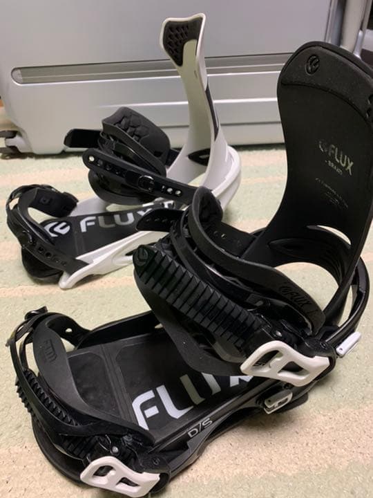 【スノボ／バイン】Flux DS 19-20モデル Mサイズ　白×黒