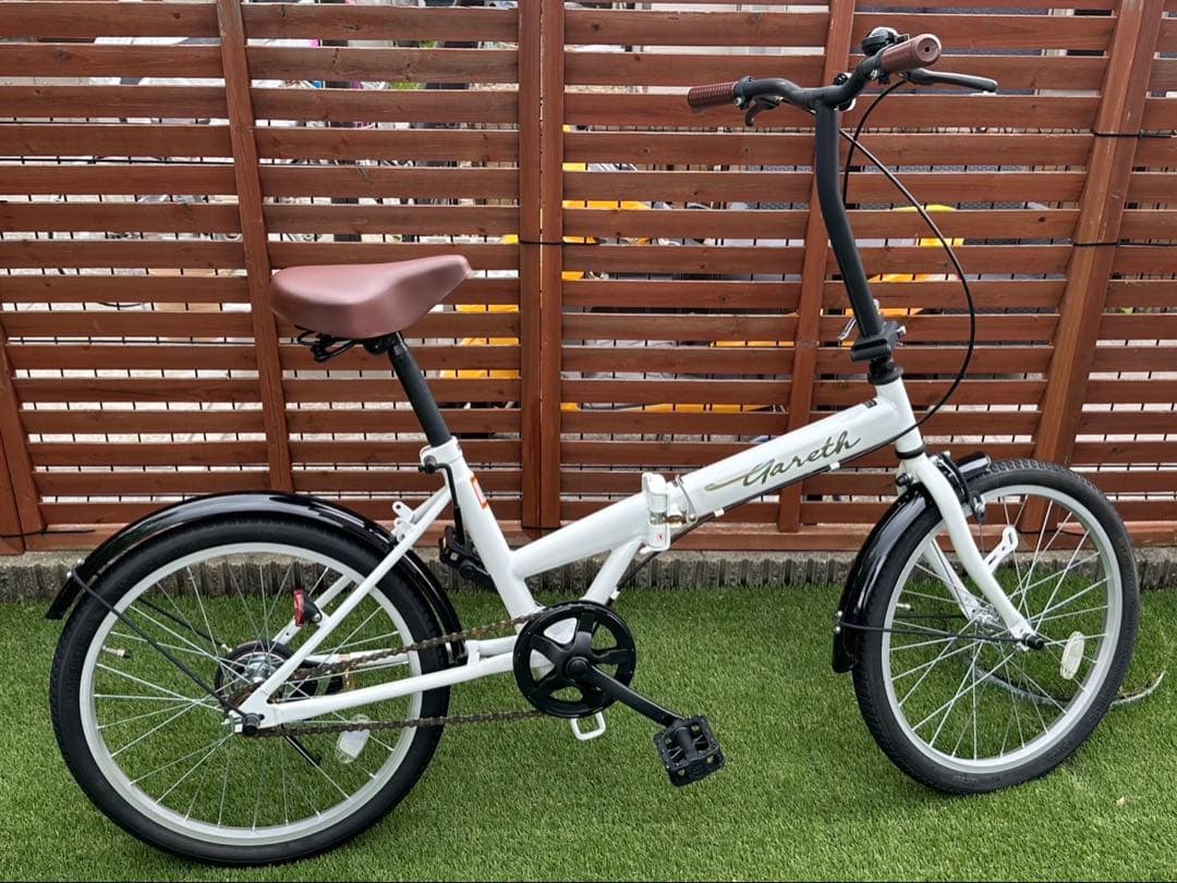 2025年　新品同様　折り畳み自転車　白　ホワイト　綺麗　美品　車載可能　大阪