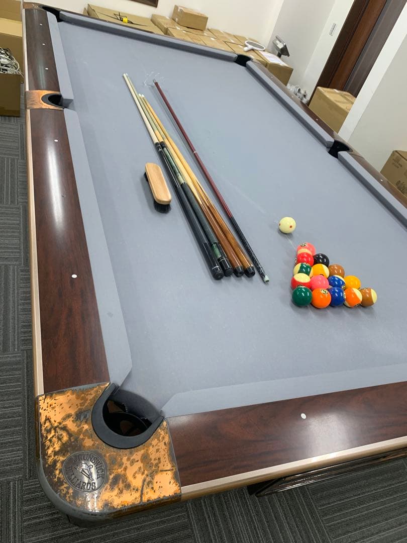 中古 : Brunswick ビリヤード台 9フィート 付属品付き