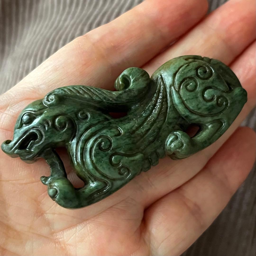 和田玉 緑玉 古玉 彫刻 手彫り 神獣 ネフライト 軟玉 中国王朝 アンティーク