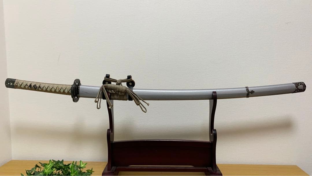 【模造刀】日本刀 太刀 鶴丸国永 美しい拵 樋入刀身