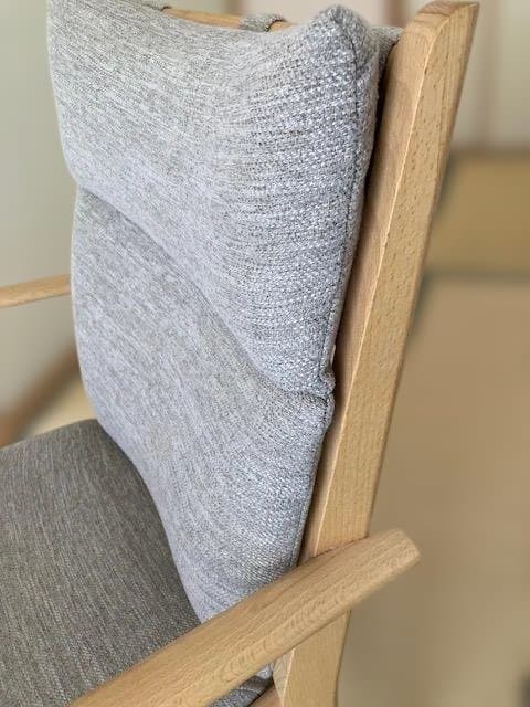 1.ソファのような座り心地(ニトリ C-27肘付き2脚+肘なし２脚）4脚セット