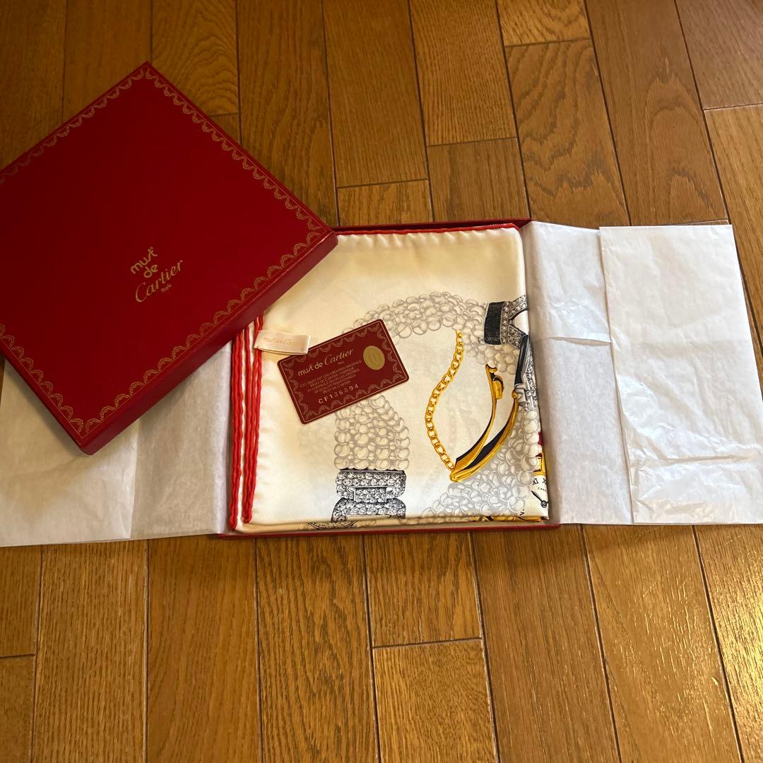 新品 Cartierカルティエ シルクスカーフ 85×85 ファッション