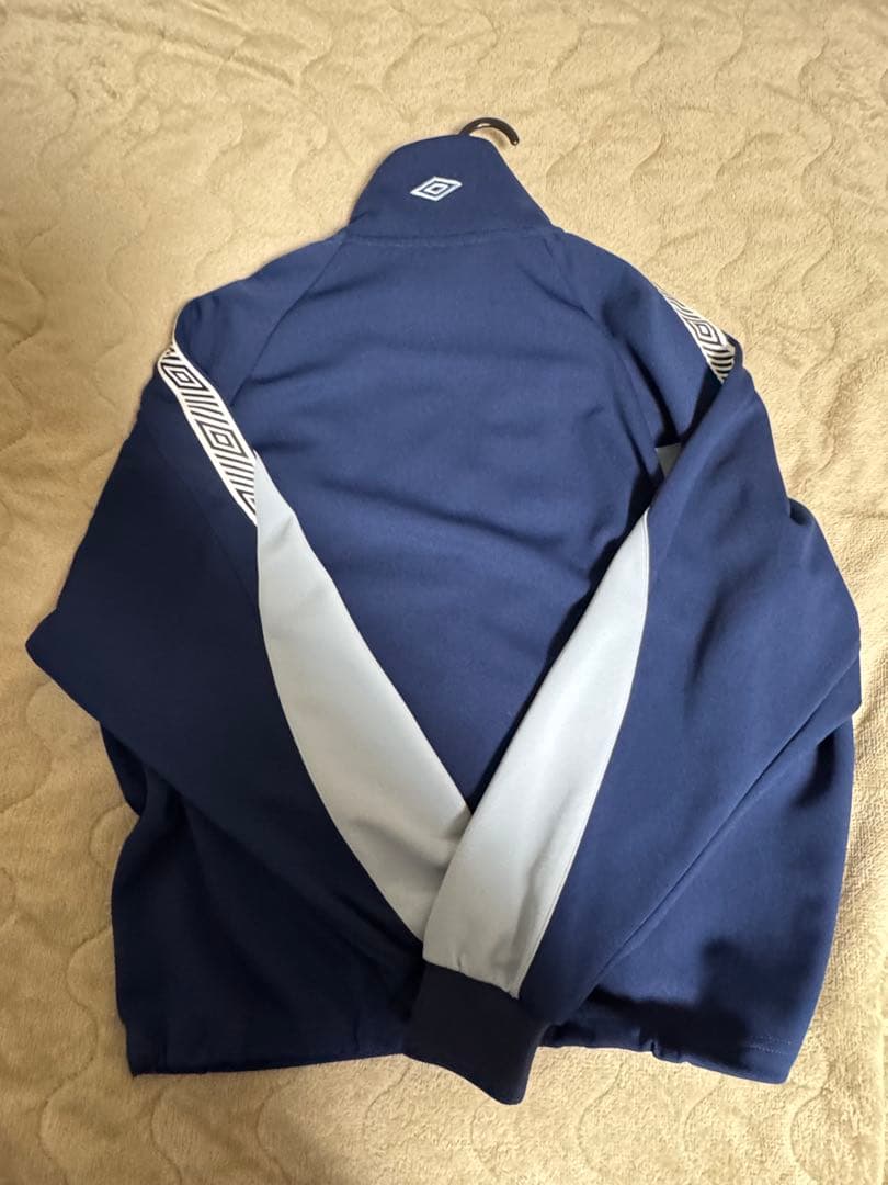 UMBROトラックジャケット