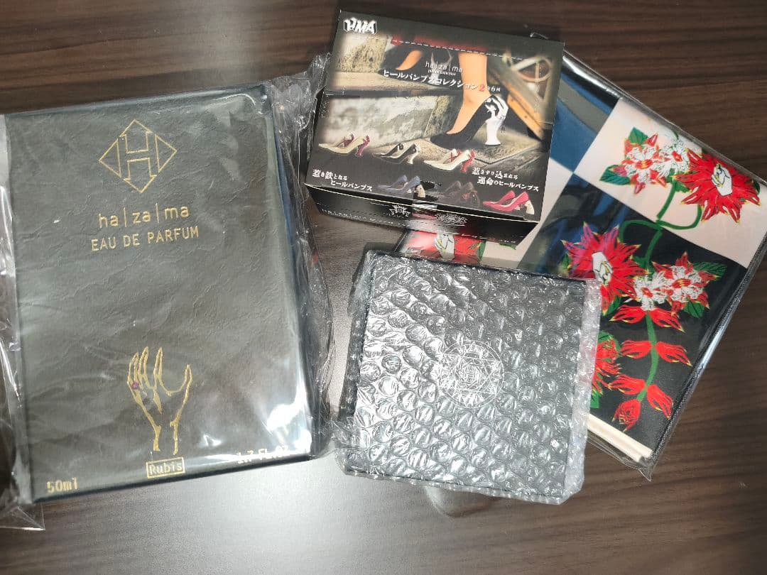 hazama 惹きずり込まれる運命の香水・アイシャドウ スカーフ 4点セット