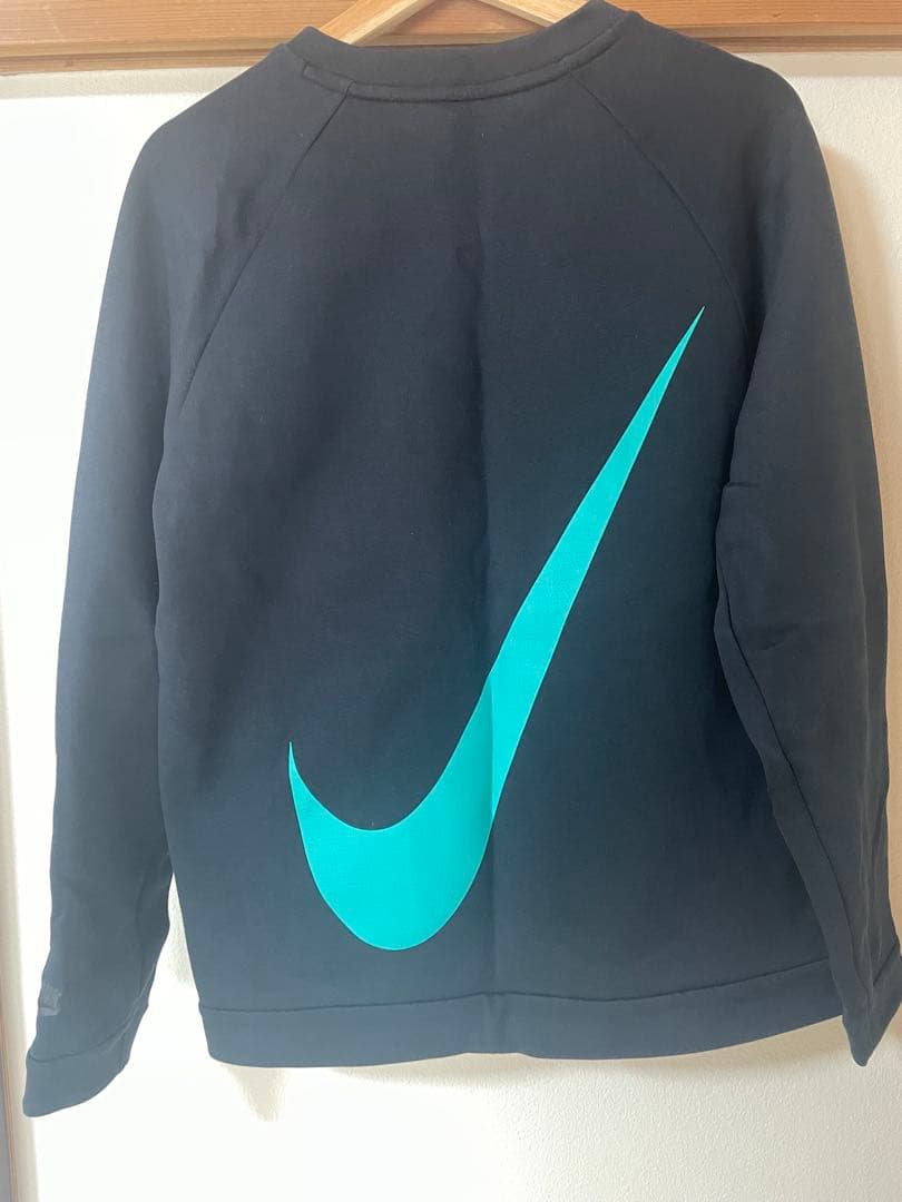 トッシ〜Nike ブラック トレーナー Lサイズ　アトモス　テックフリース