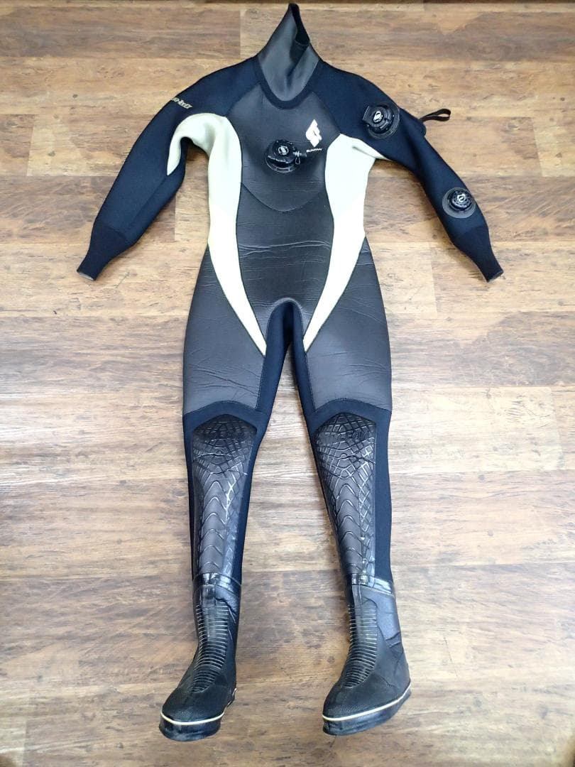 SUNFUN（サンファン）高級女性用ドライスーツ 中古品 - メルカリ