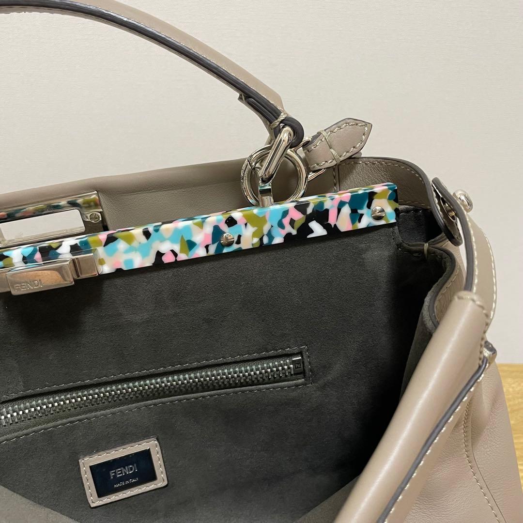 《極美品》FENDI（フェンディ ）レザー ハンドバッグ ベージュ系