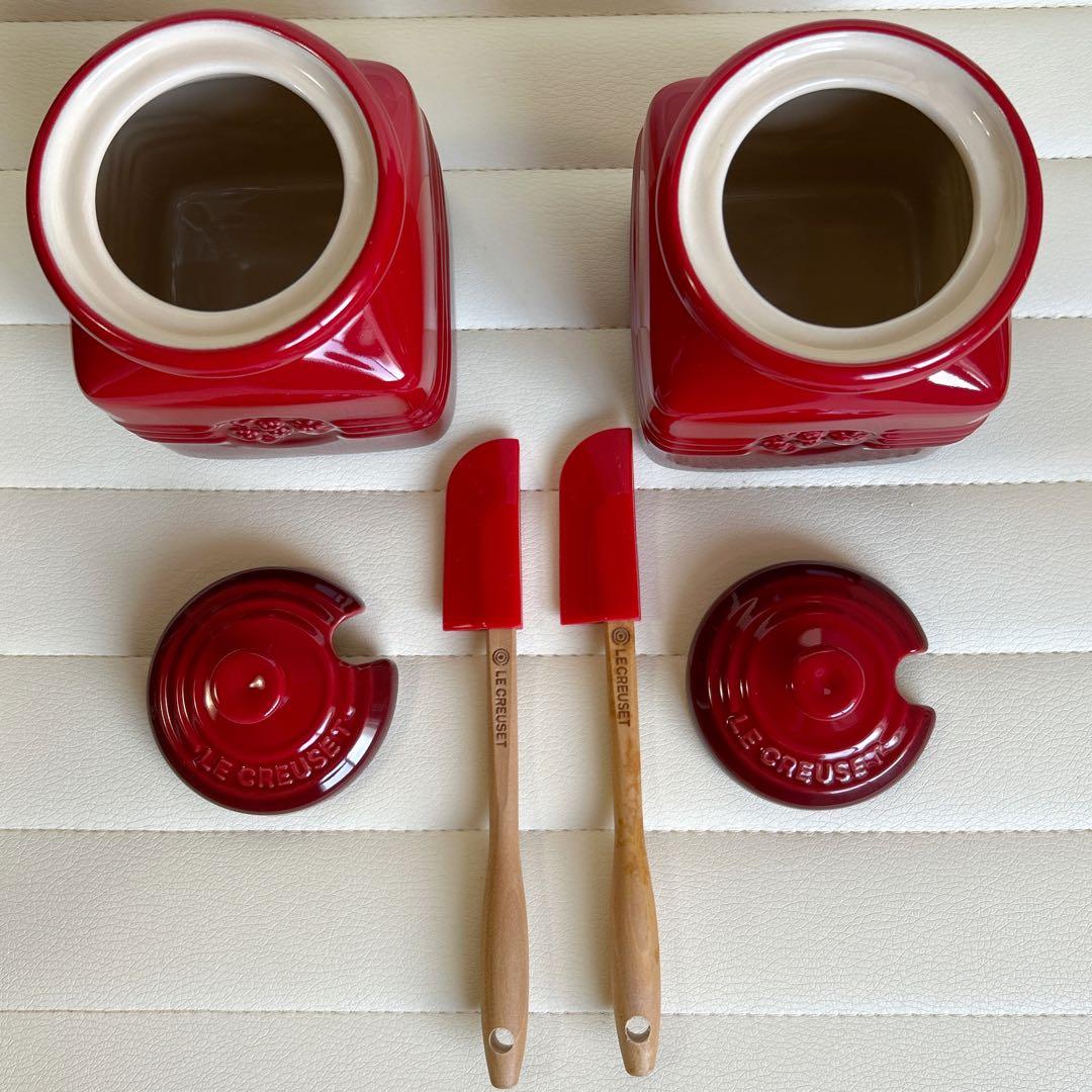 ル・クルーゼ　ベリー　ジャムポット 2個　スパチュラ付き　調味料入れ　レッド　赤