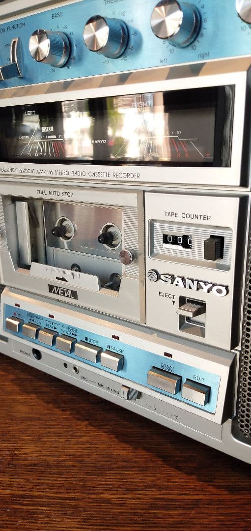ジャンク　カセットデッキ不動　ラジオ稼働　ＳＡＮＹＯ M-X824 ラジカセ