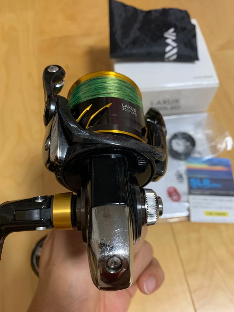 LAXUS 3000LBD スピニングリール