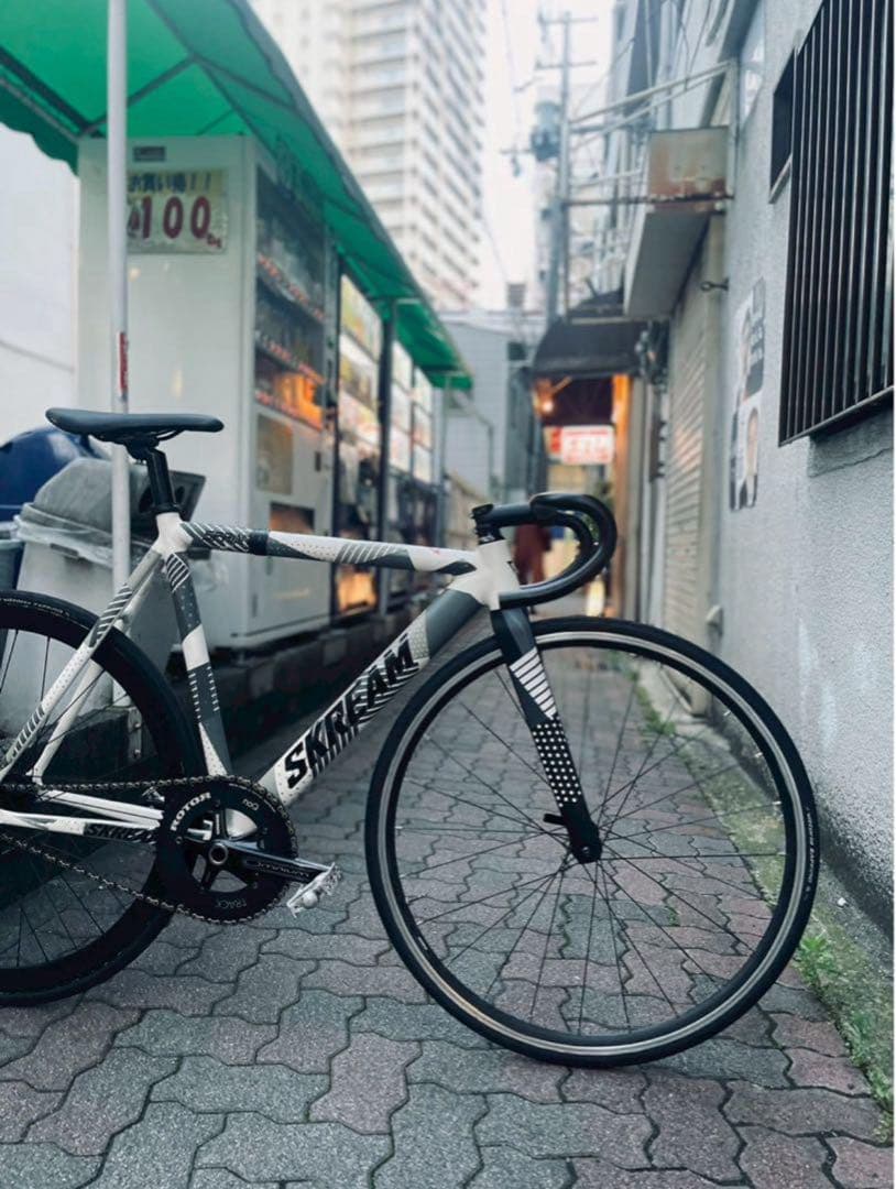 年末年始20%オフです。日本未売カラー　SKREAM SPRINT V3