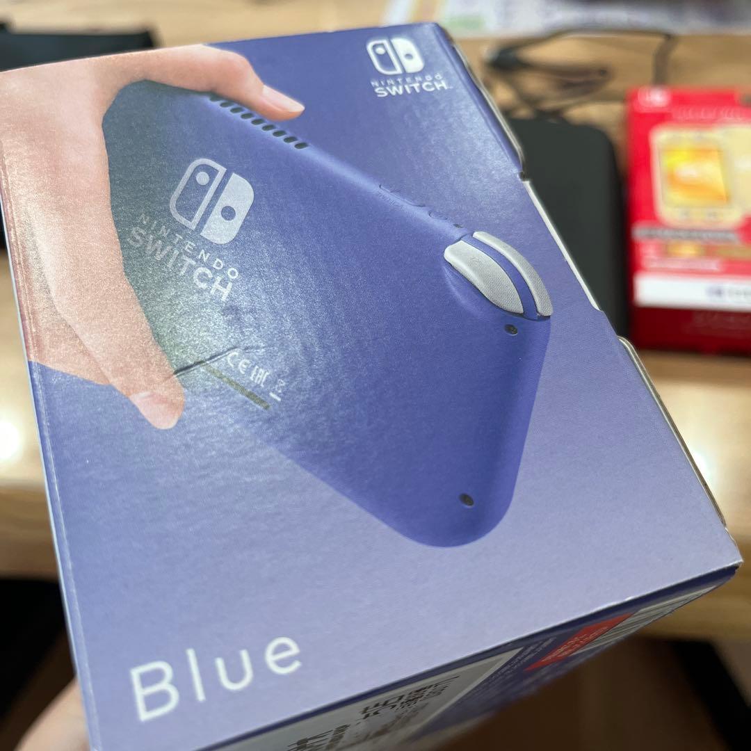 ニンテンドースイッチライト　スイッチライト　ブルー　シリコンカバー付き　ケース付