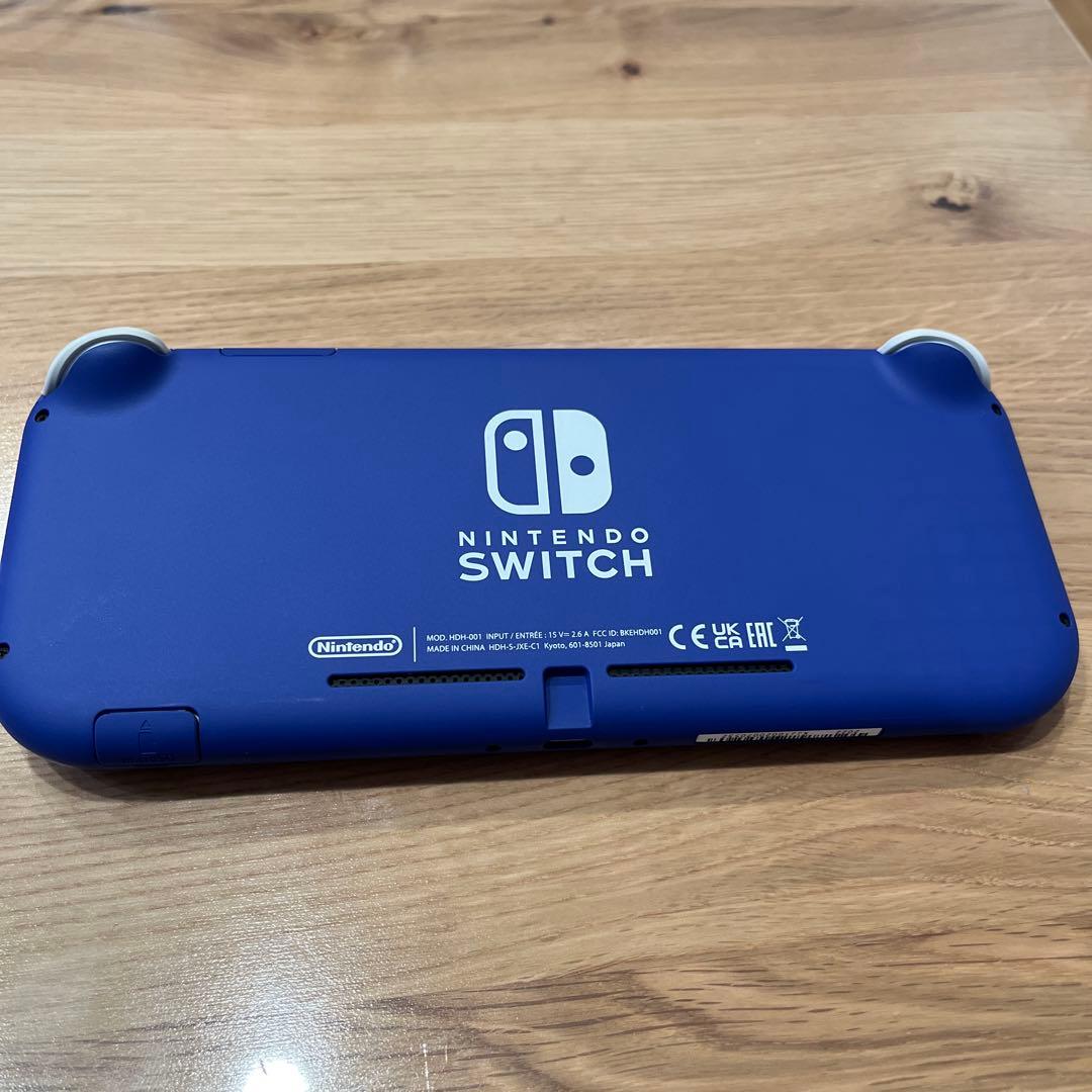 ニンテンドースイッチライト　スイッチライト　ブルー　シリコンカバー付き　ケース付