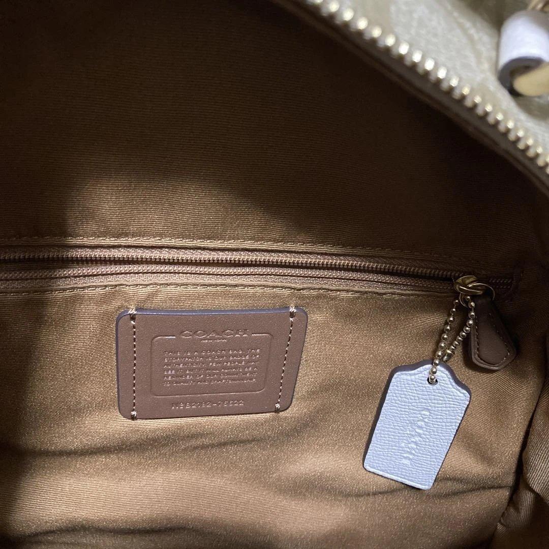 コーチ　リュック　ホワイト