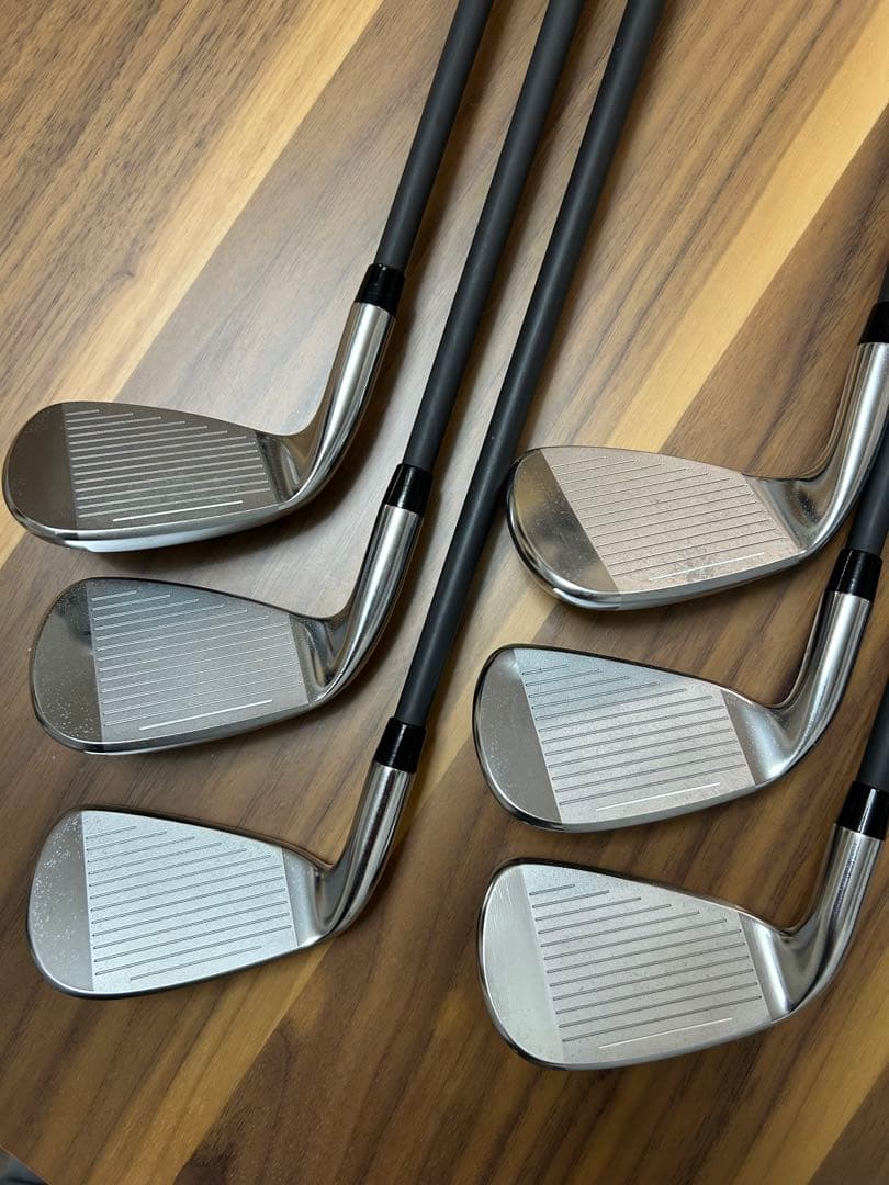 コブラ　ワンレングスアイアンF7 5〜P フレックスRカーボン