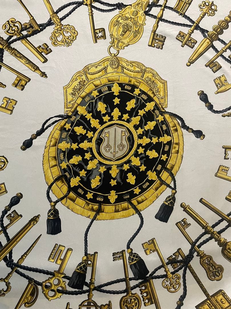 エルメス シルクスカーフ カレ90 鍵 カデナ柄