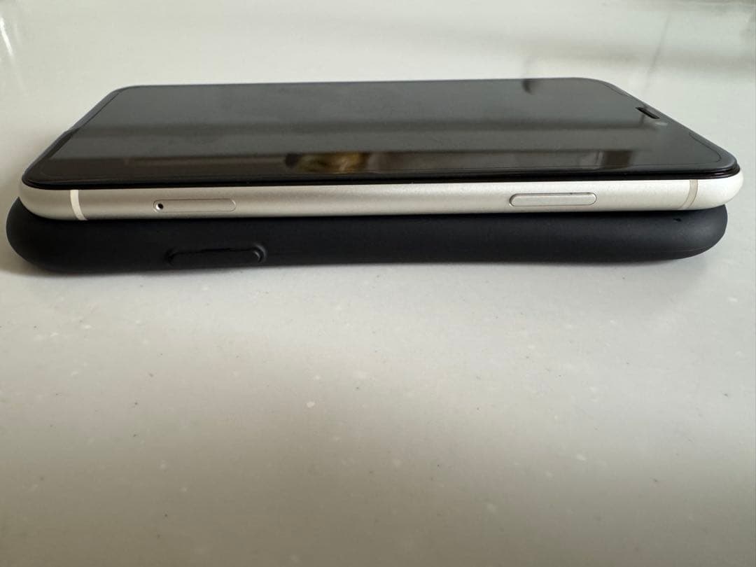 iPhone 11 128GB ホワイト