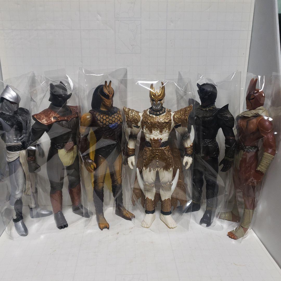 仮面ライダークウガ怪人ソフビセットです。 - メルカリ