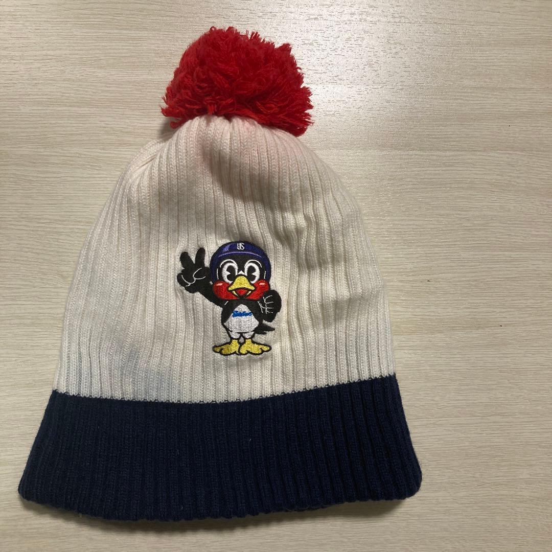 レア】つば九郎ポンポンニット帽 - メルカリ