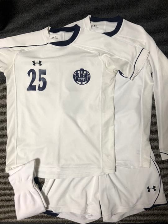 ユニフォーム　サッカー　大学