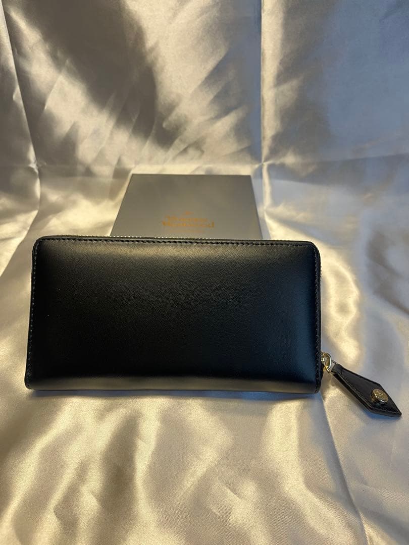 新品 Vivienne Westwood ブラック3色オーブ 長財布