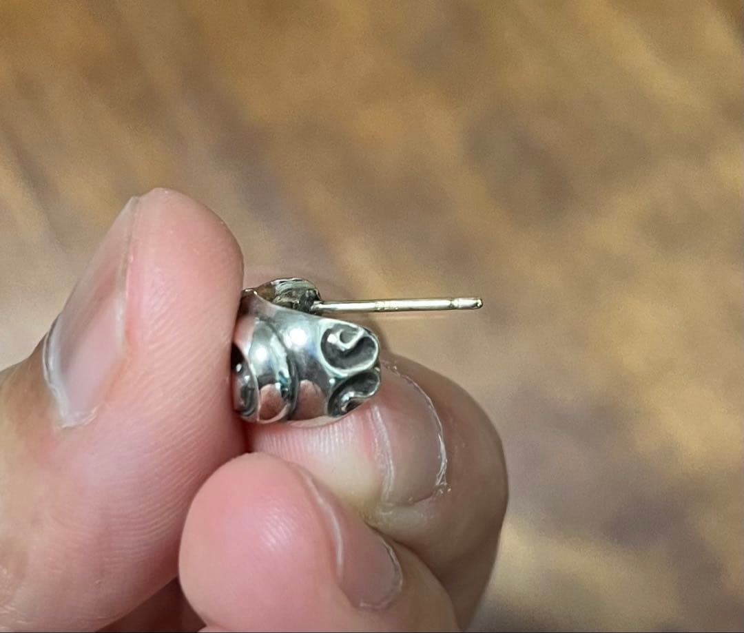 CHROME HEARTS カーブドティアドロップ ピアス シルバー