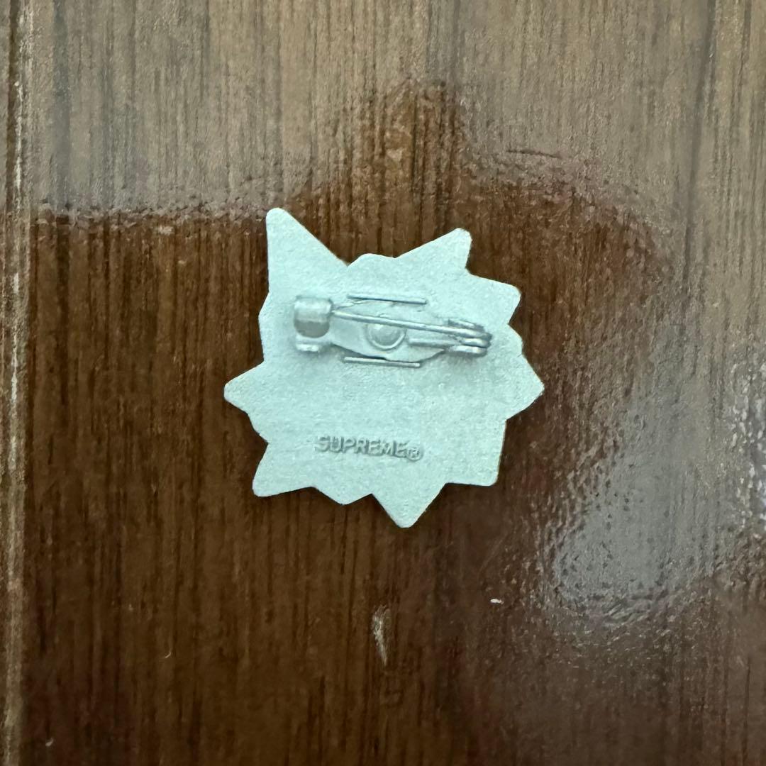 Supreme Nate Lowman bullet hole pins 弾痕 - メルカリ