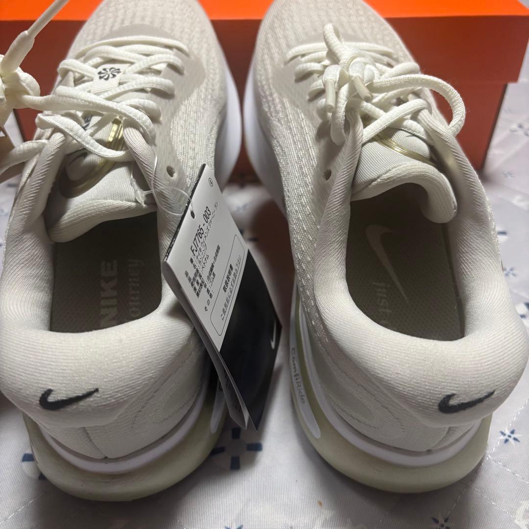 Nike ウィメンズ ランニングシューズ 24.0 新品未使用 ベージュゴールド