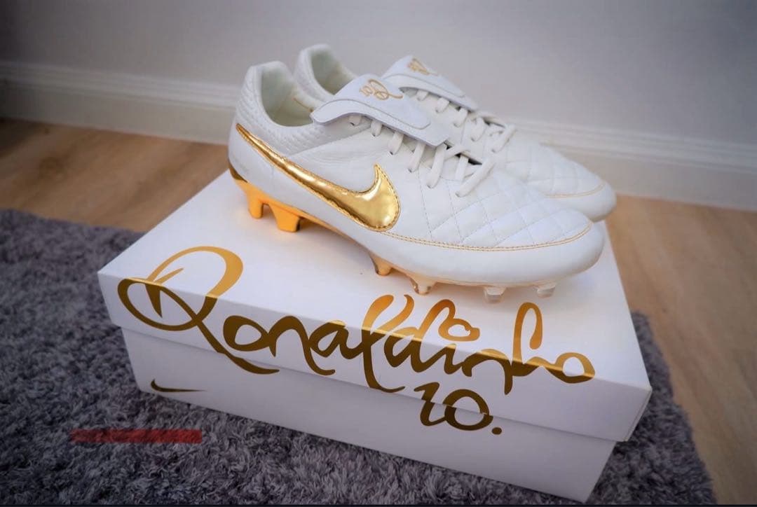 Ronaldinho × Nike Tiempo Legend FG Touch - メルカリ