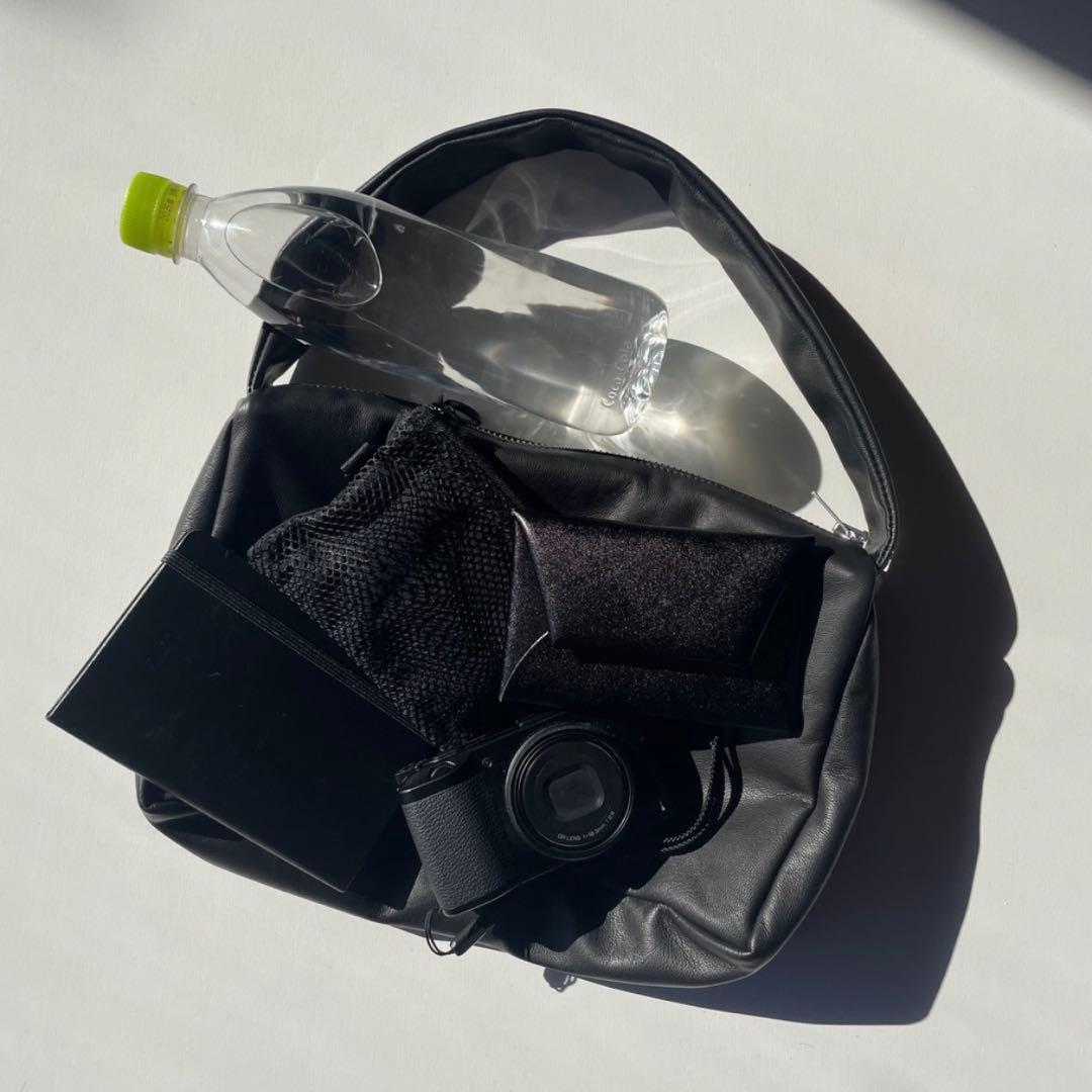 KEESE レザートートバッグ ハンドバッグ Mサイズ レディース ブラック 黒