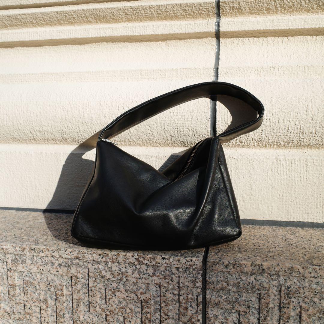 KEESE レザートートバッグ ハンドバッグ Mサイズ レディース ブラック 黒