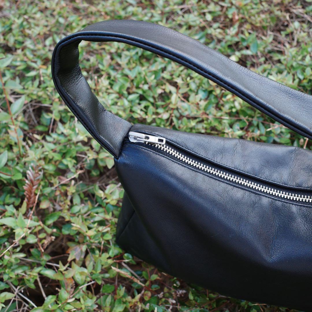 KEESE レザートートバッグ ハンドバッグ Mサイズ レディース ブラック 黒