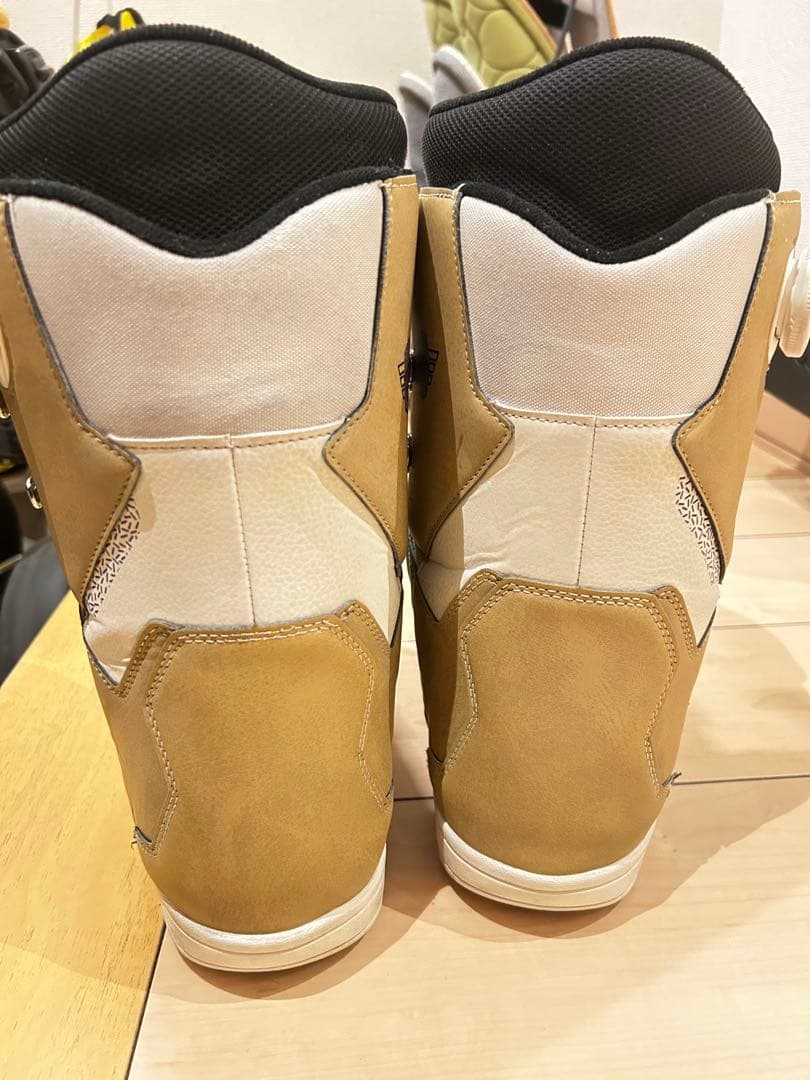 DEELUXE 　DNA D.N.A LARK スノーボードブーツ　25