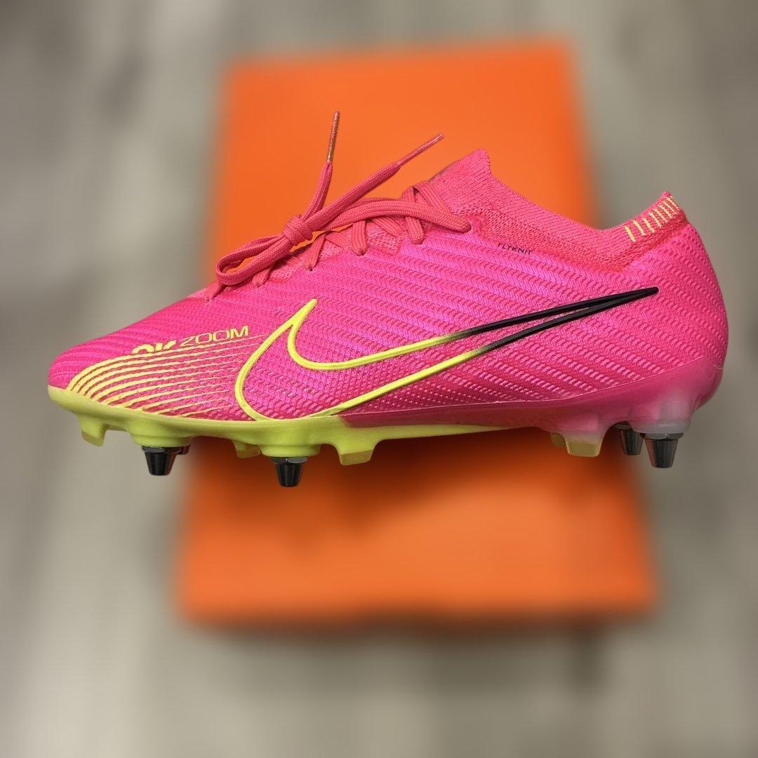 新品☆NIKEナイキズームヴェイパー15エリート　25.5cm サッカーピンク