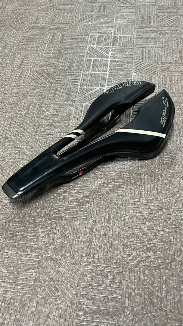 selle italia sp-01 tekno フルカーボンサドル 軽量