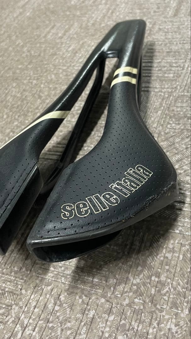 selle italia sp-01 tekno フルカーボンサドル 軽量