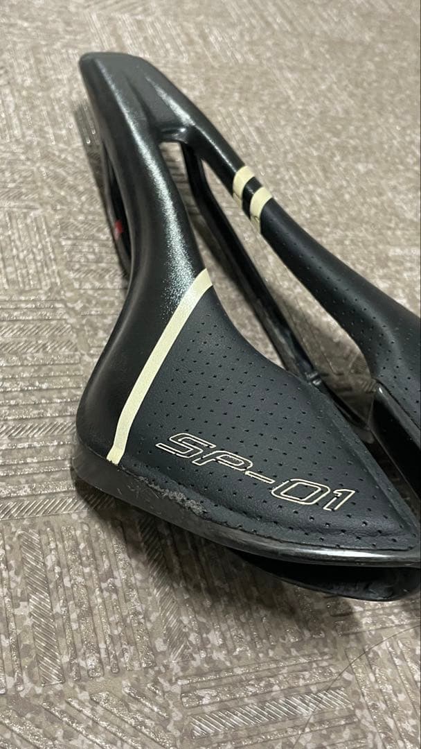 selle italia sp-01 tekno フルカーボンサドル 軽量