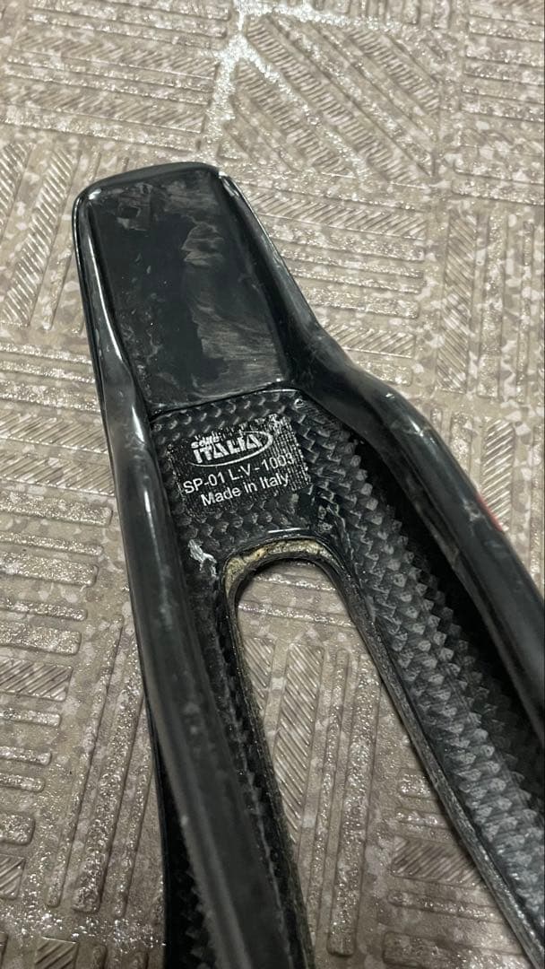 selle italia sp-01 tekno フルカーボンサドル 軽量