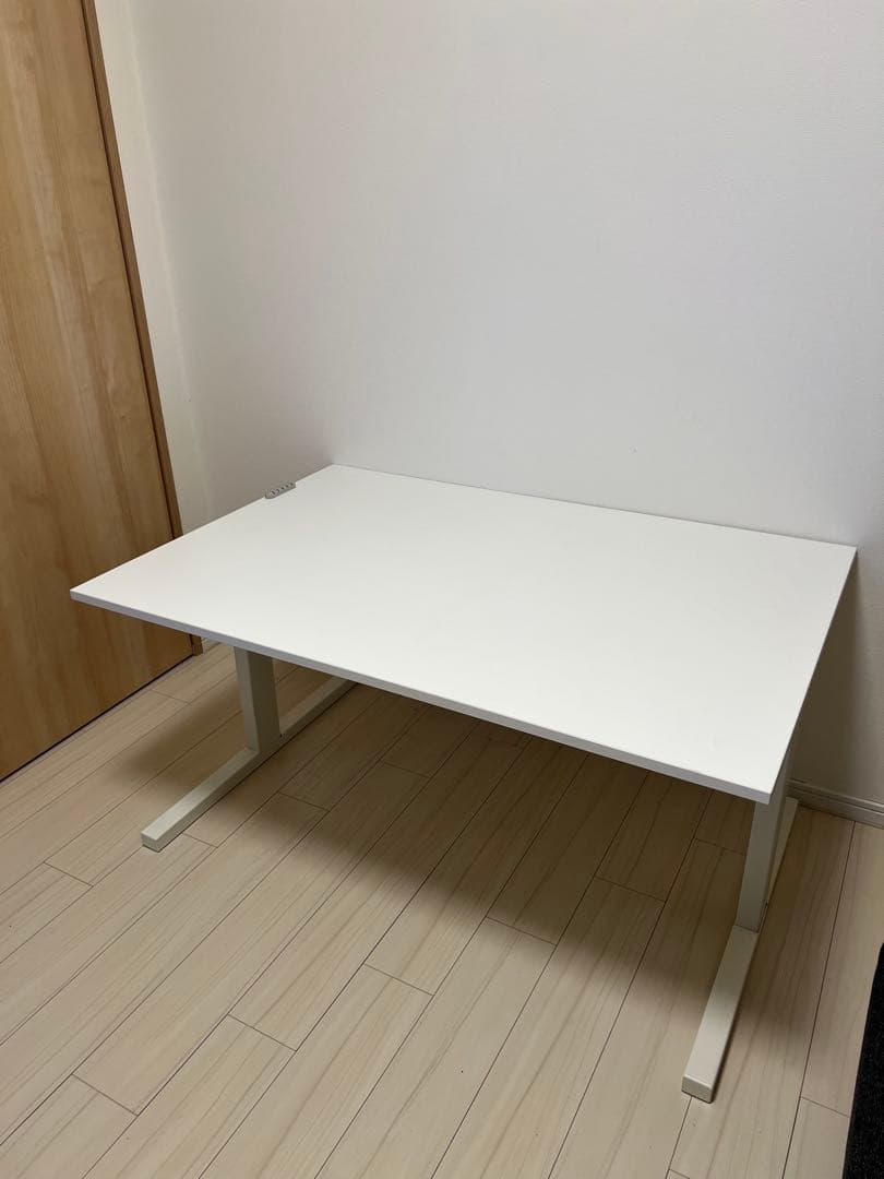 ahrend 高さ調節可能 ホワイト 120x80