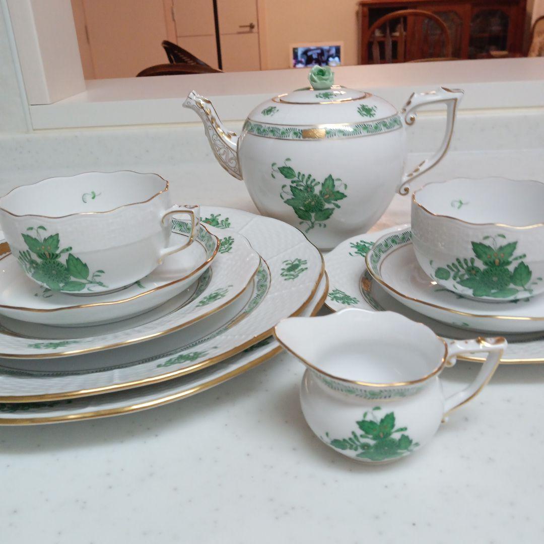 ヘレンドアポニーグリーン2人セット - メルカリ