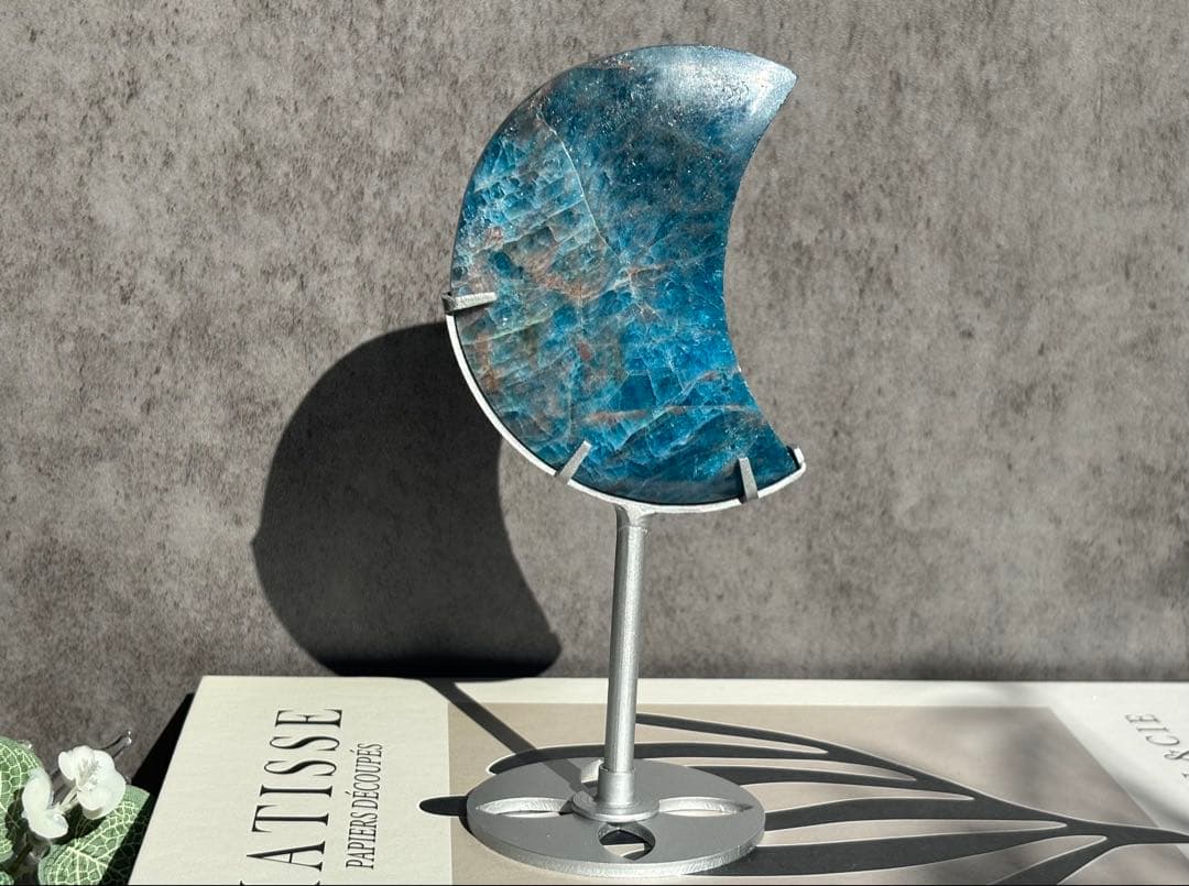 《ブルーアパタイト 三日月＊濃淡ブルー×ピンク共生＊シラー輝く月》