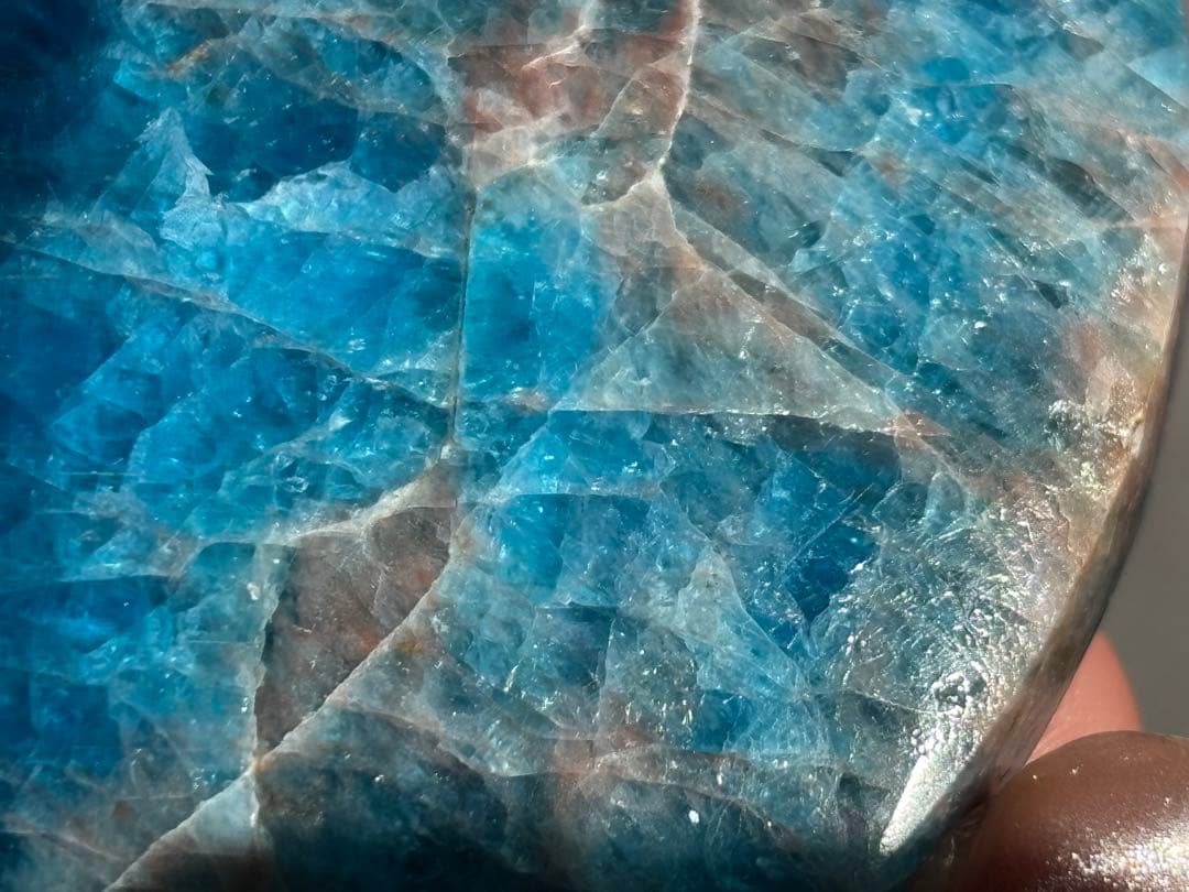 《ブルーアパタイト 三日月＊濃淡ブルー×ピンク共生＊シラー輝く月》