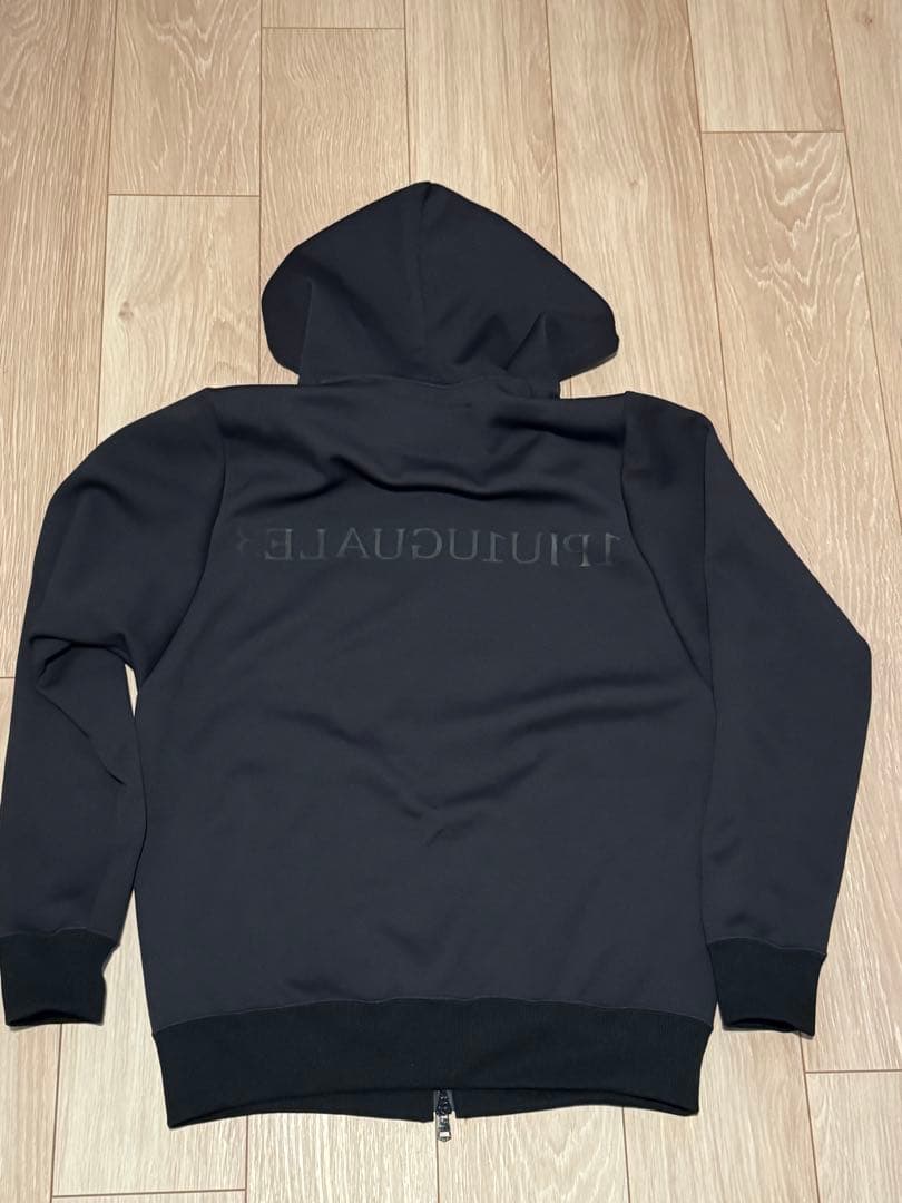 1PIU1UGUALE3の上下セットのラグジュアリージャージセット