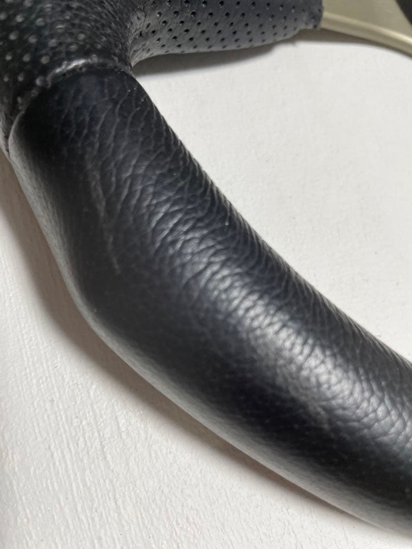 MOMO スポーツステアリング ブラック 35パイ