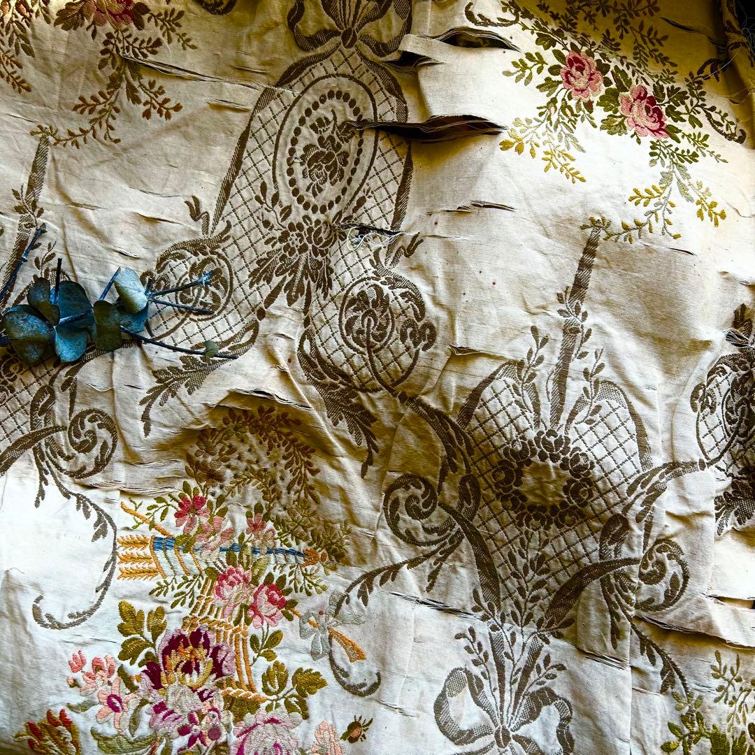 フランスアンティーク 古邸宅カーテン生地 朽ちた美を纏うテキスタイル